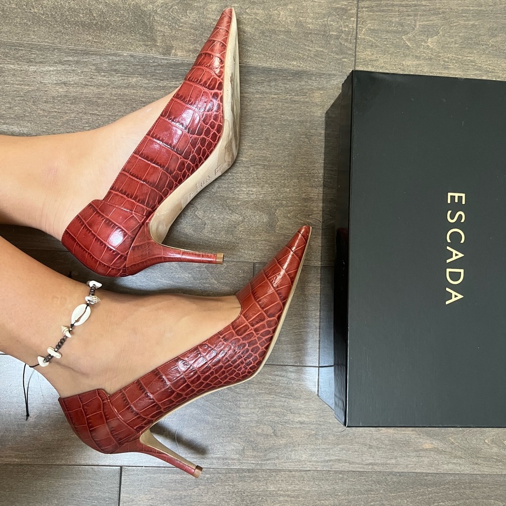 Alligator skin Escada high heels